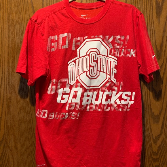 Nike Other - Medium Scarlet Ohio State short sleeve shirt